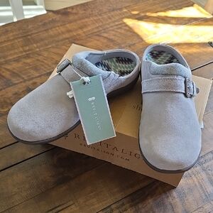 REVITALIGN Women's Suede Slip-On Clog in Light Gray